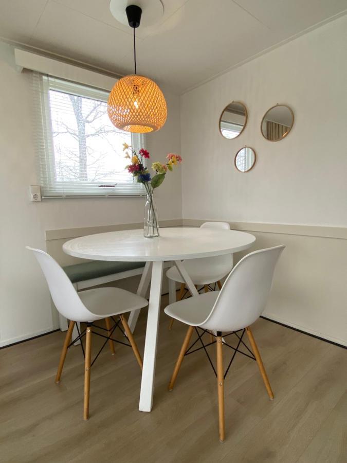 Chalet Heische Tip In Zeeland, Noord-Brabant Voor Max 3 Volwassenen En 2 Kinderen Hotel ภายนอก รูปภาพ